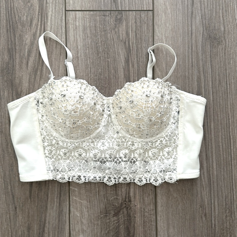 Sexy white bustier top 🤍